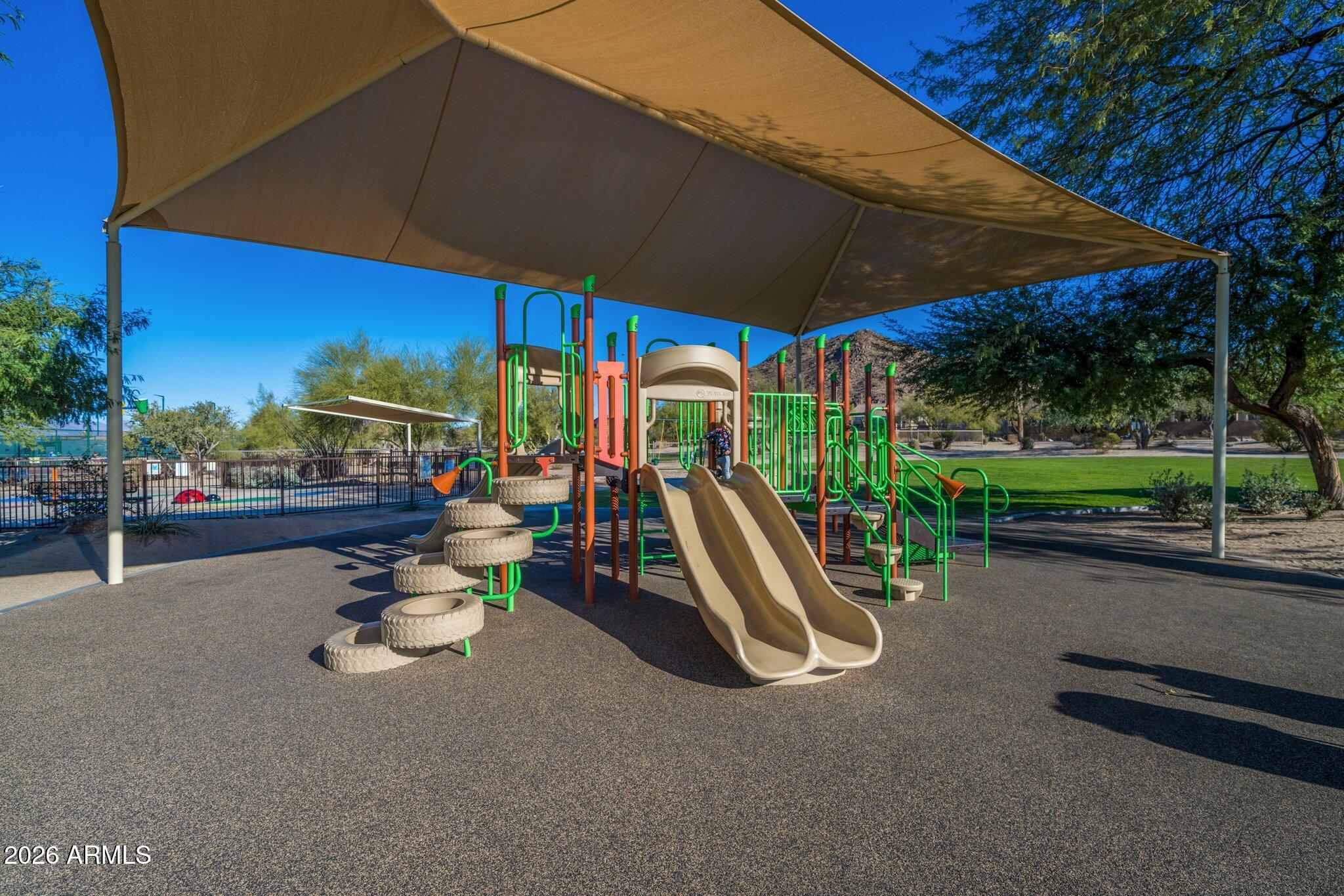 3639 N DESERT OASIS