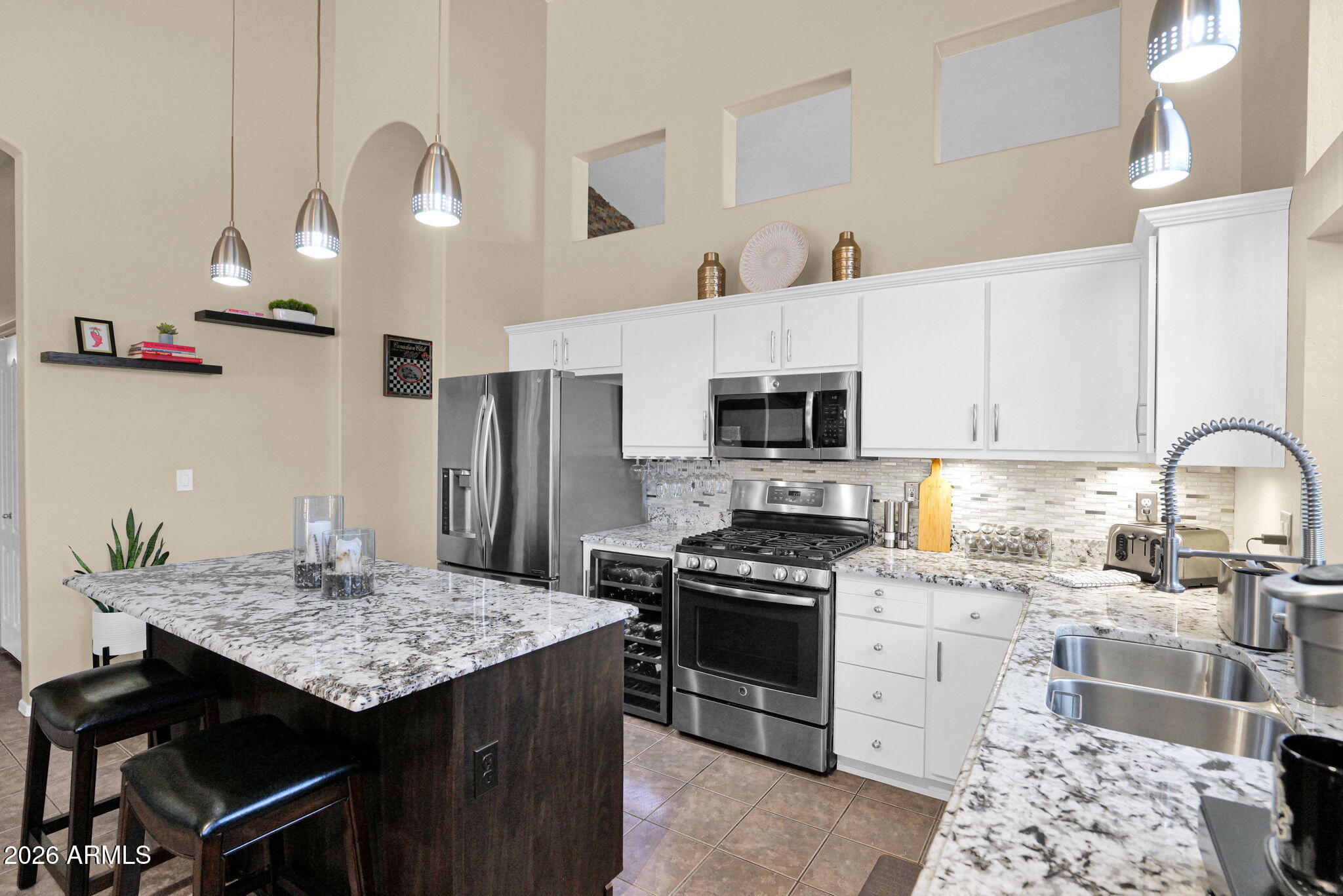3639 N DESERT OASIS