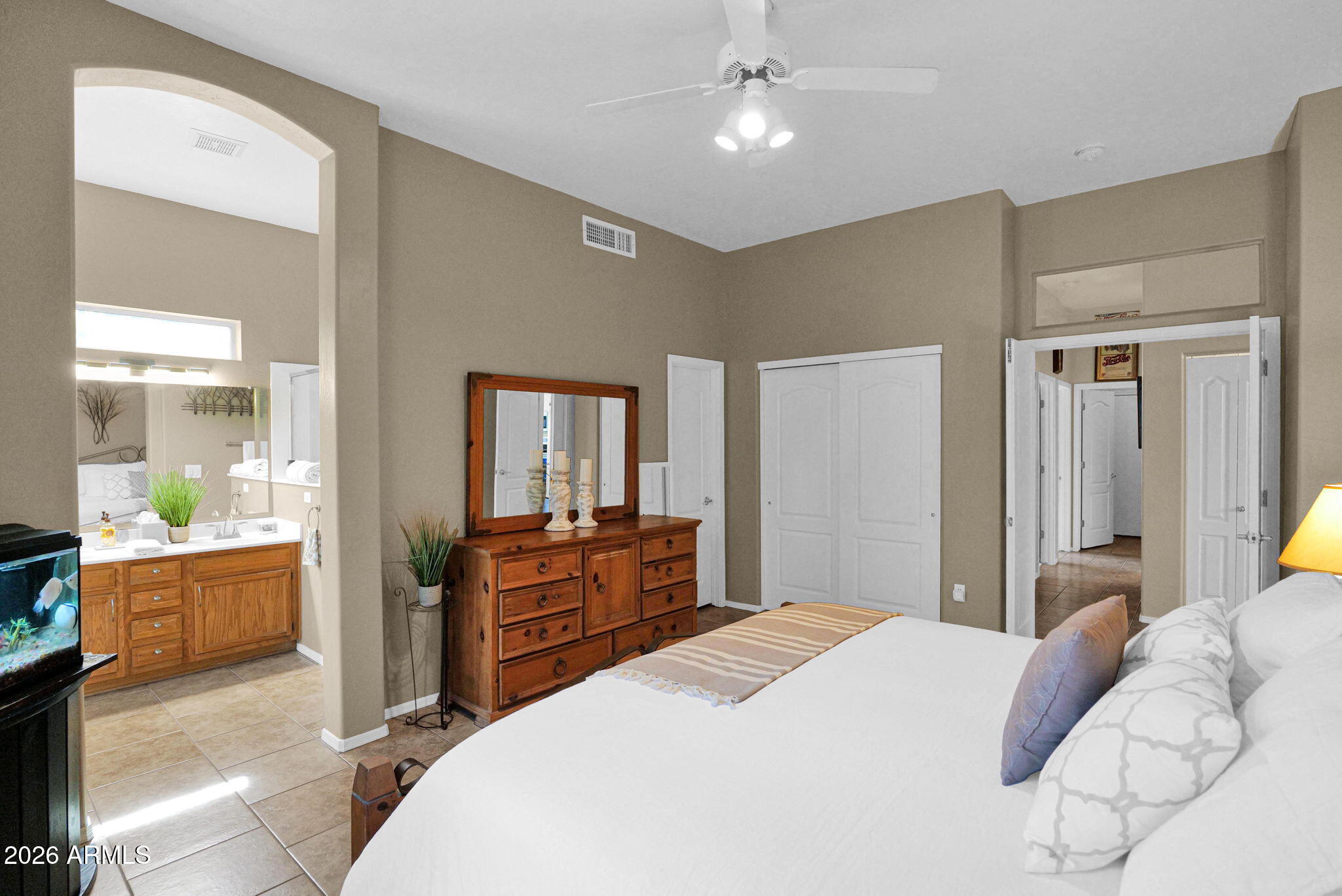 3639 N DESERT OASIS