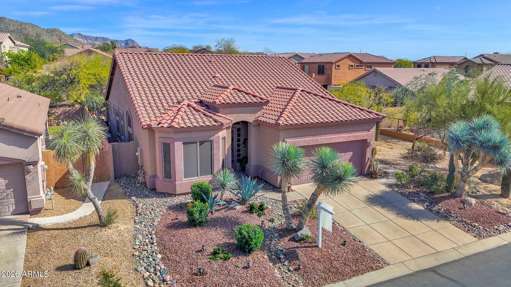 3639 N DESERT OASIS