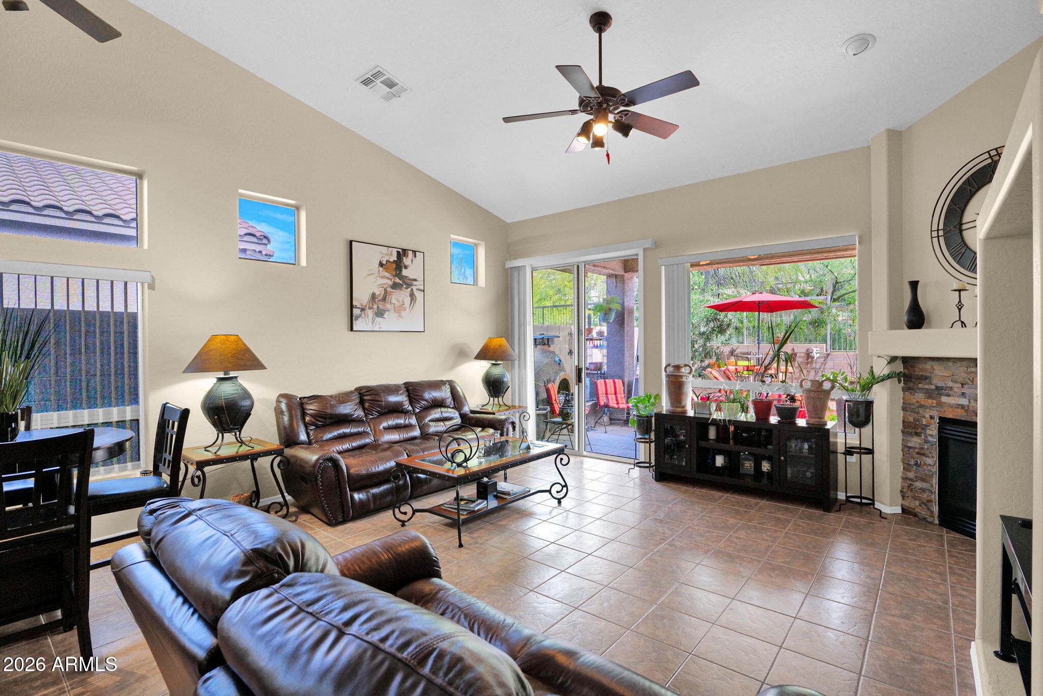 3639 N DESERT OASIS