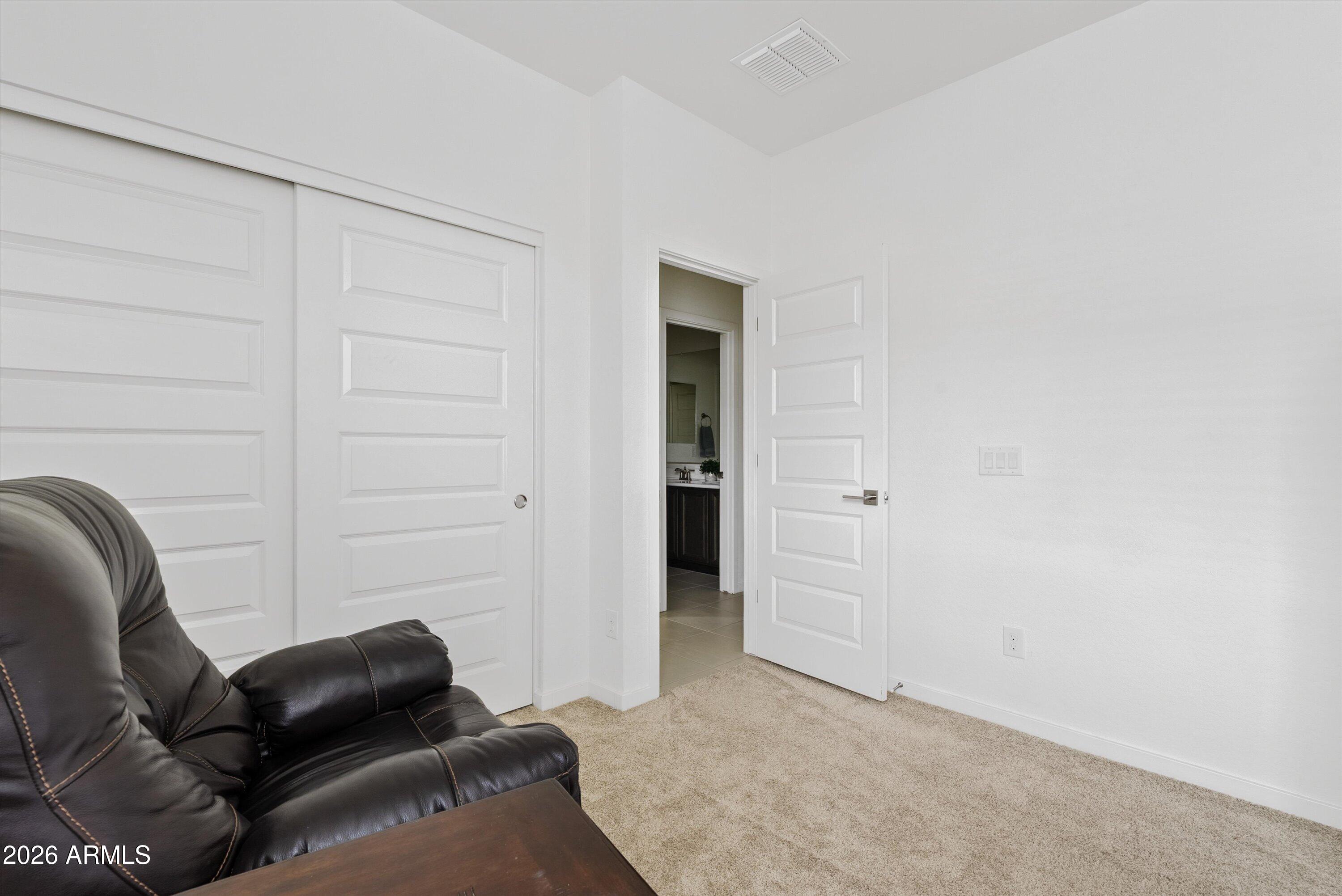 528 W MAGENA Drive