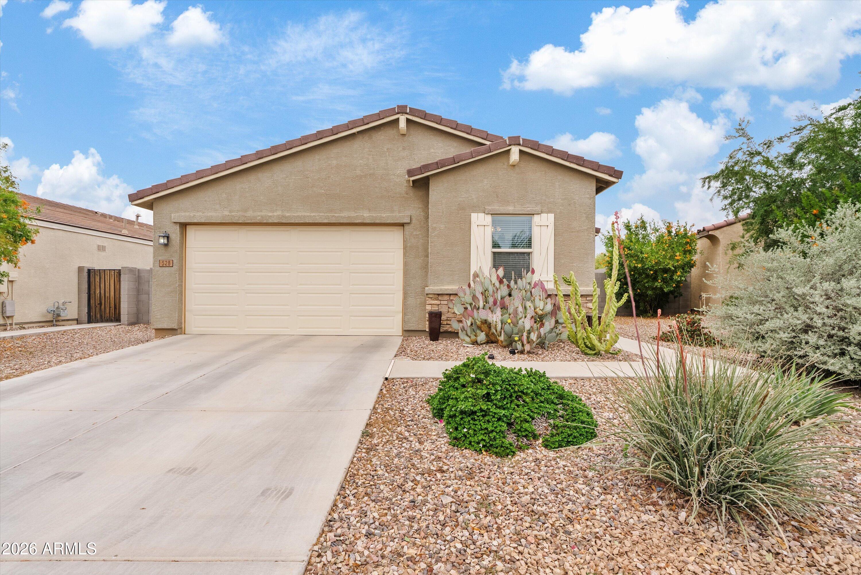 528 W MAGENA Drive