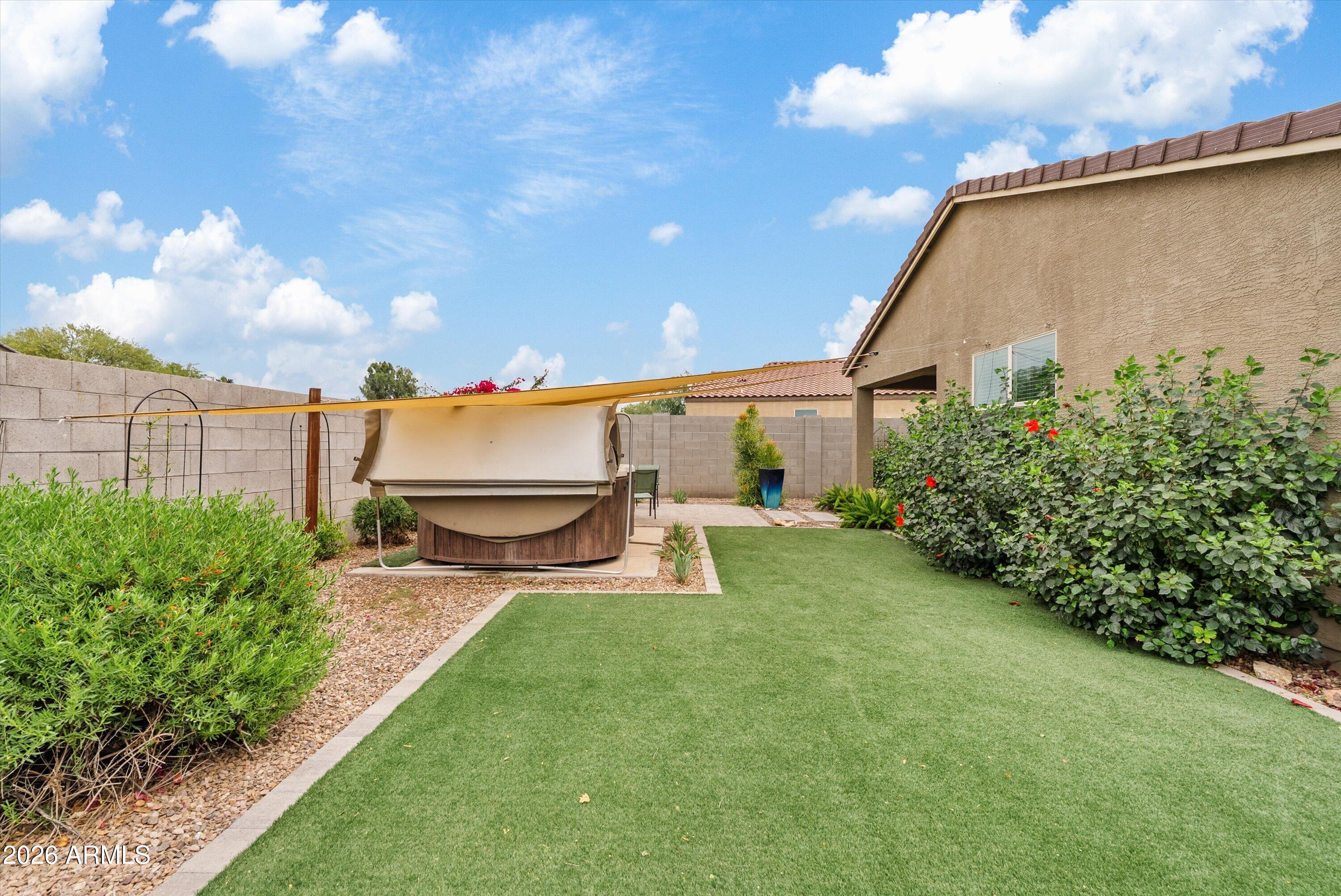 528 W MAGENA Drive