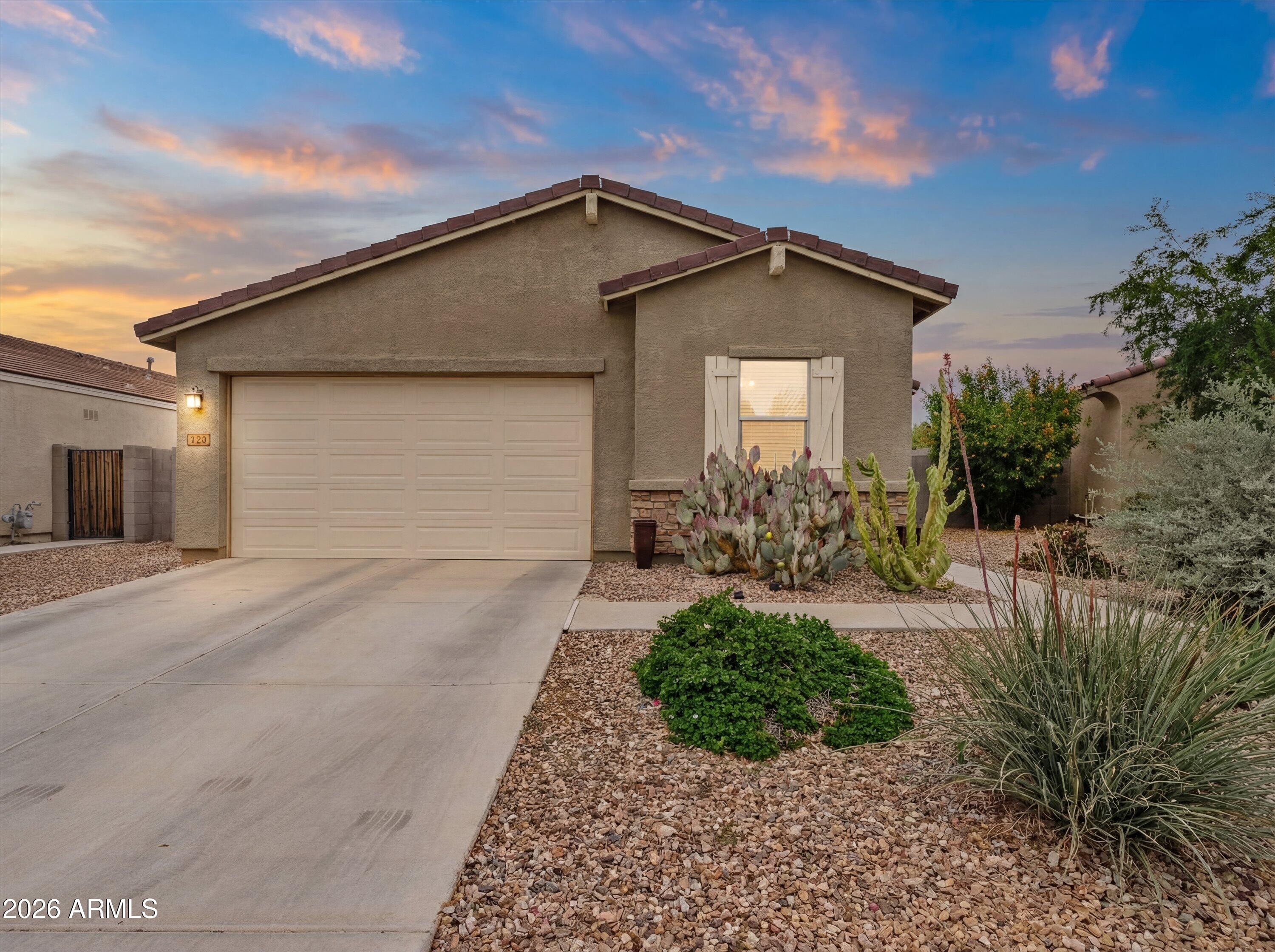 528 W MAGENA Drive