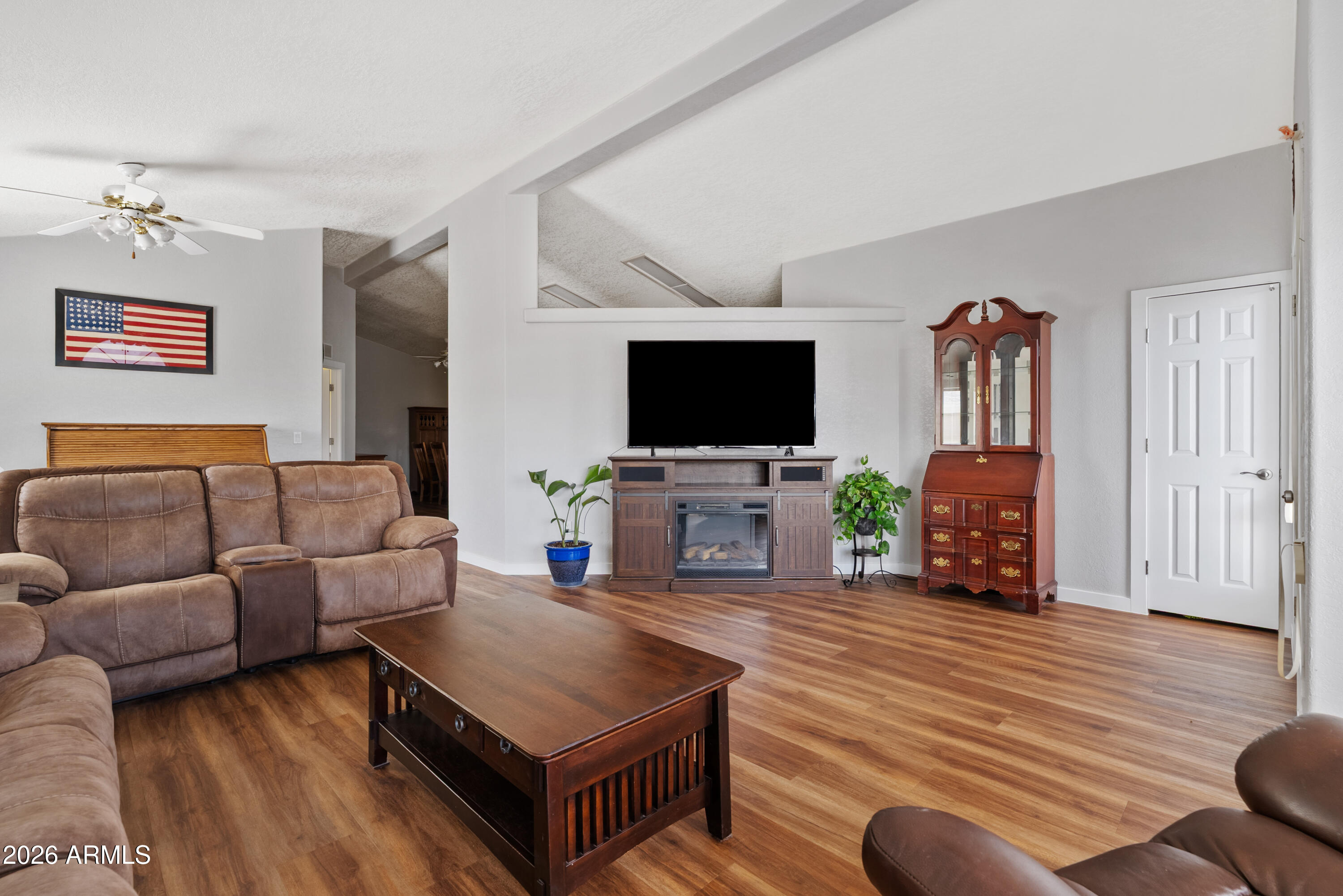 3700 S TOMAHAWK Road 8