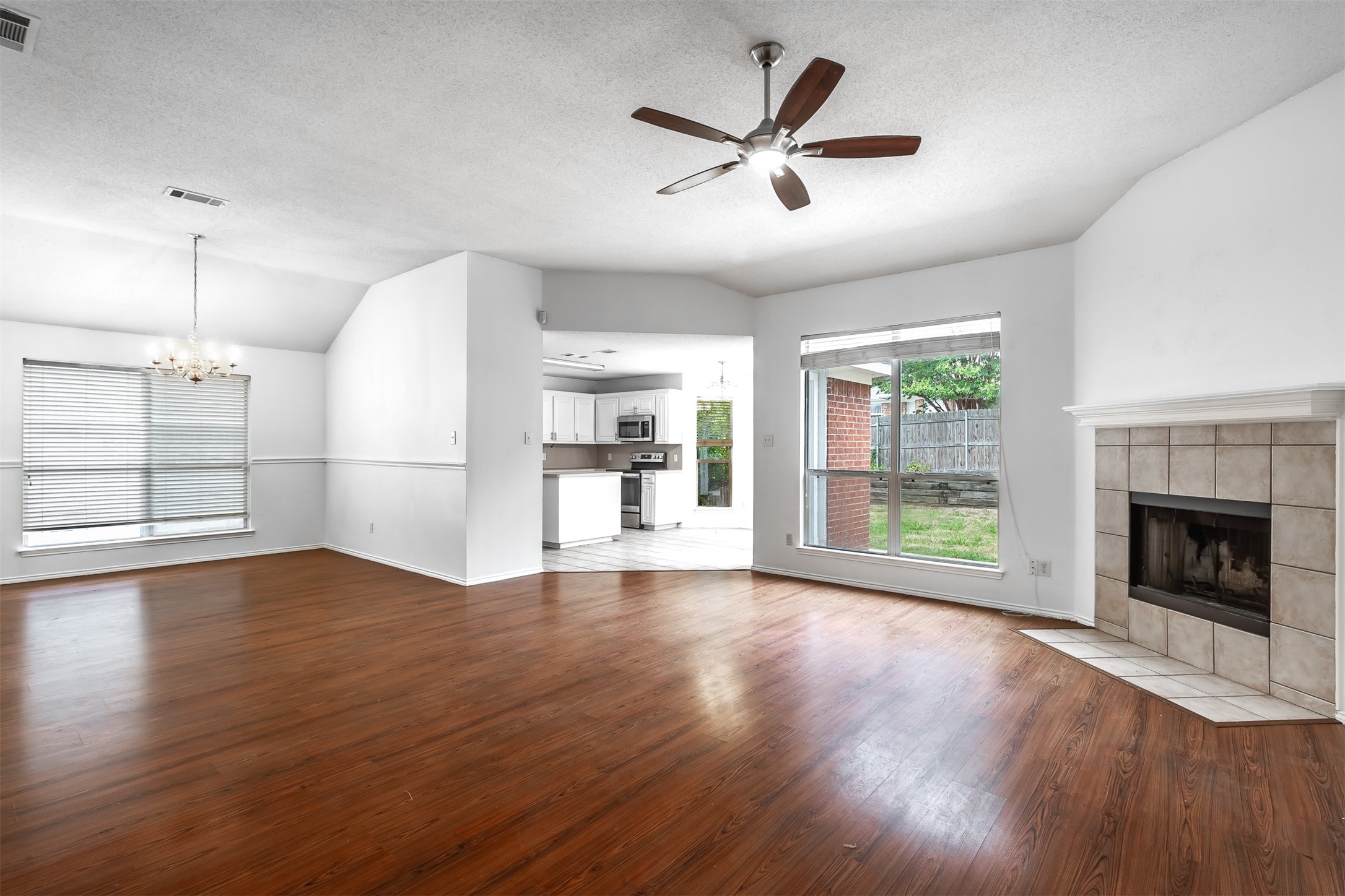 7921 Rattlers Court