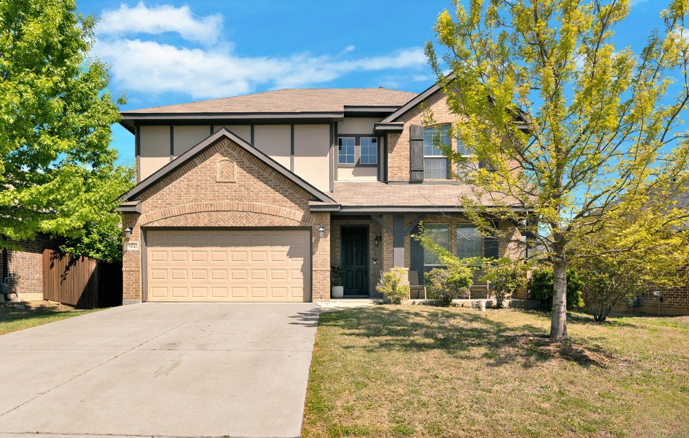 704 Ravenwood Drive