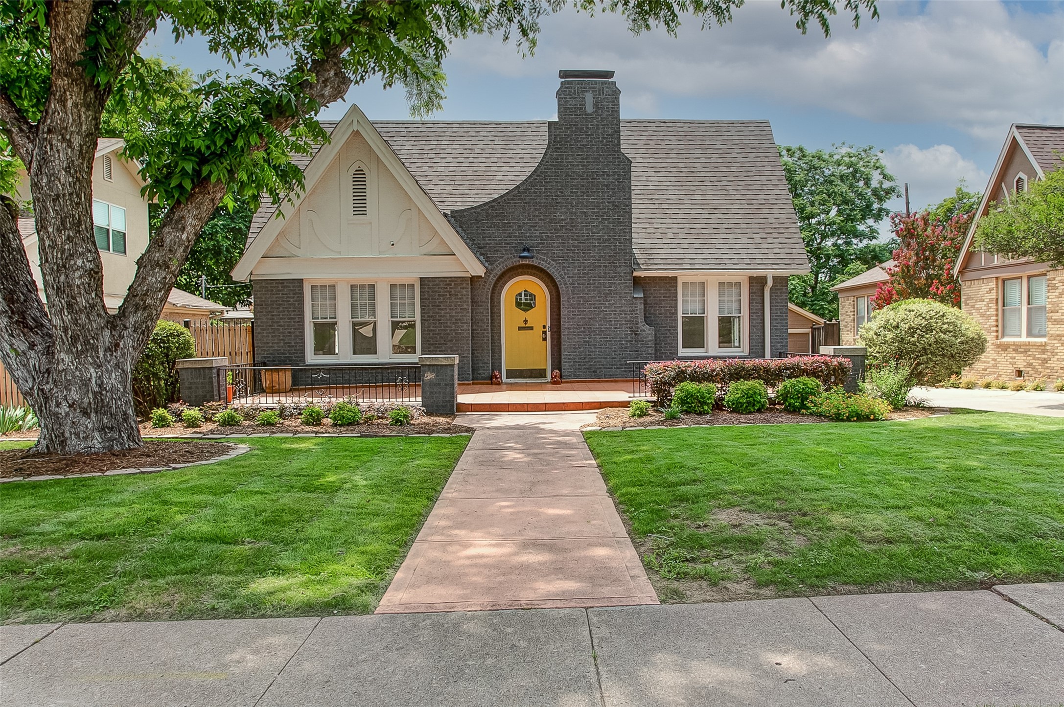 2528 Cockrell Avenue