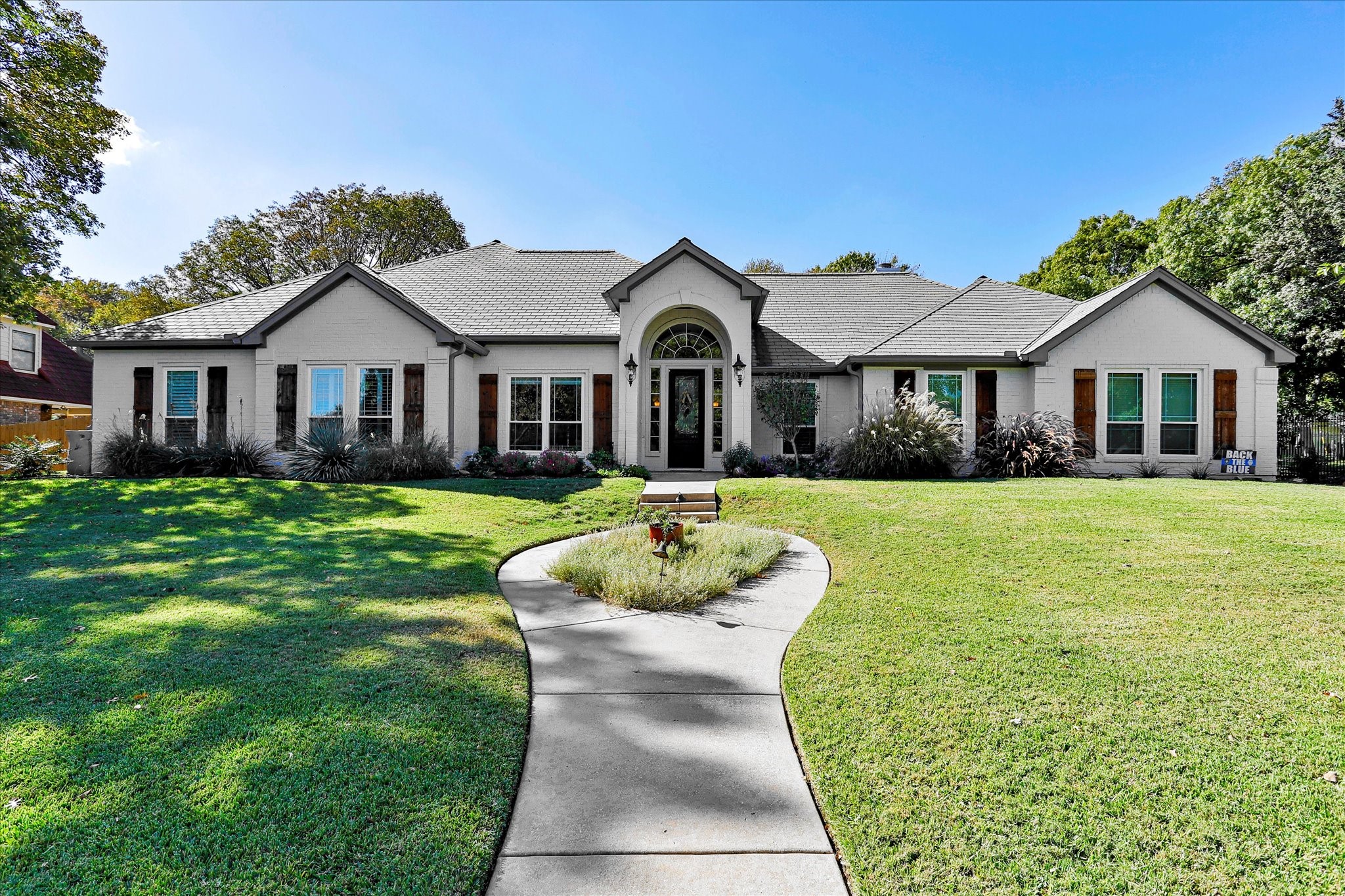 8921 Crest Wood Drive
