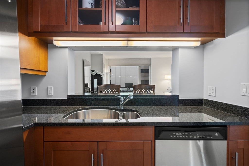 1 Charles St S # 508