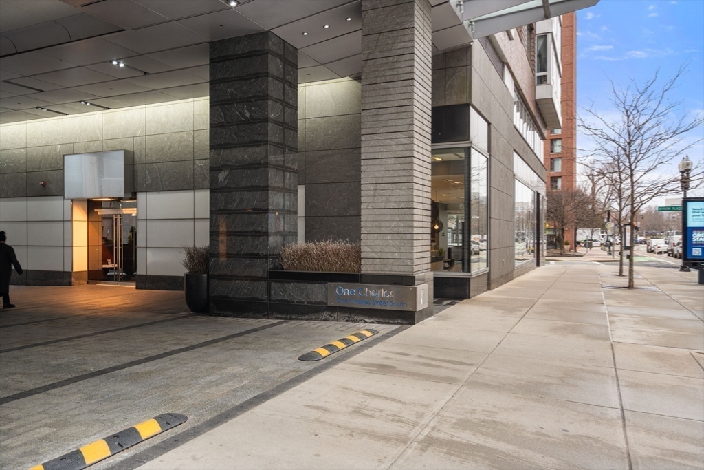 1 Charles St S # 508