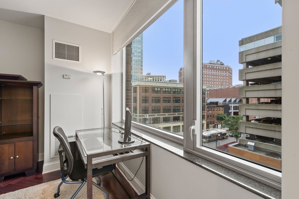 1 Charles St S # 508