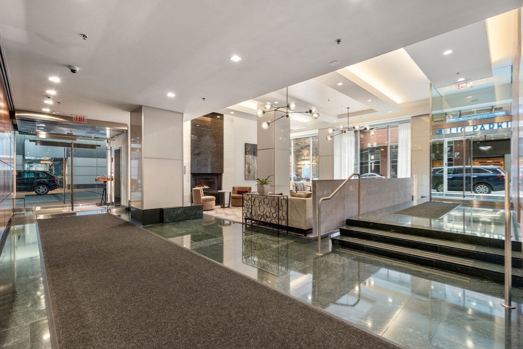 1 Charles St S # 508