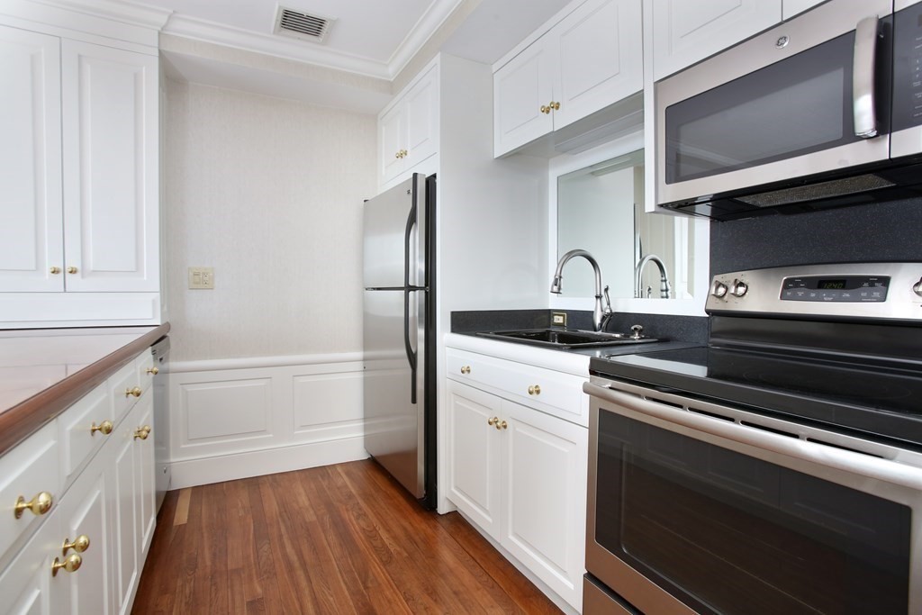 2 Commonwealth Ave # 11H