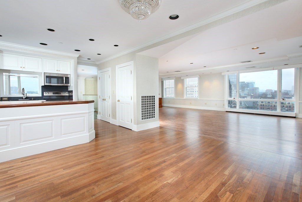 2 Commonwealth Ave # 11H