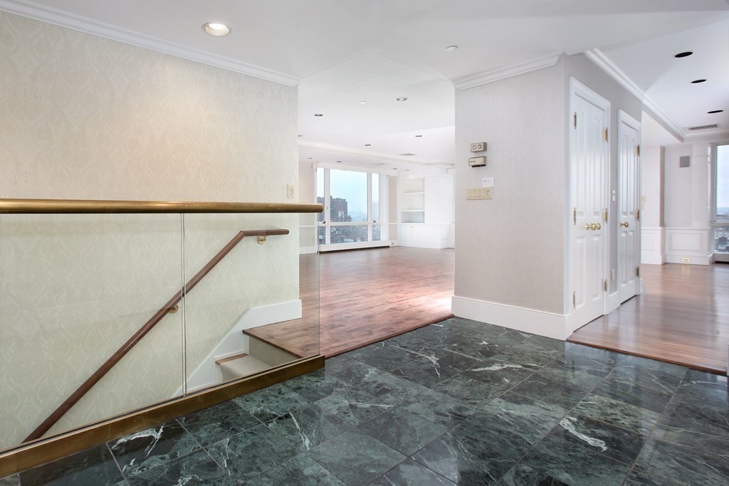 2 Commonwealth Ave # 11H