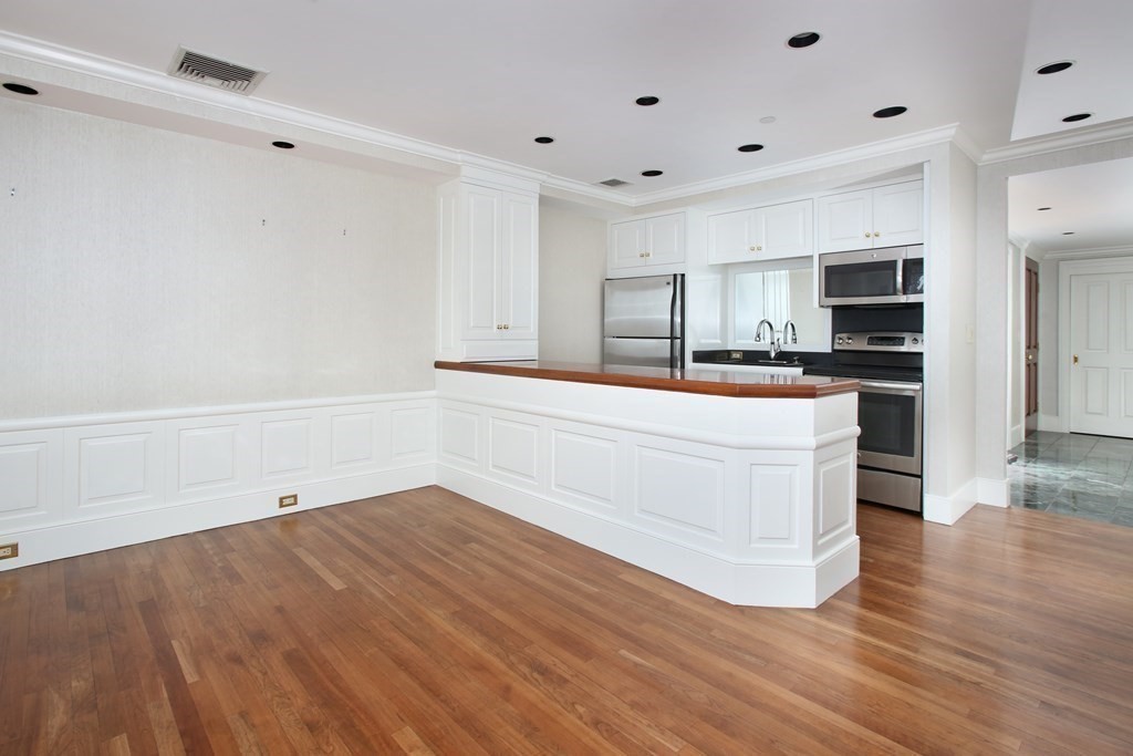 2 Commonwealth Ave # 11H