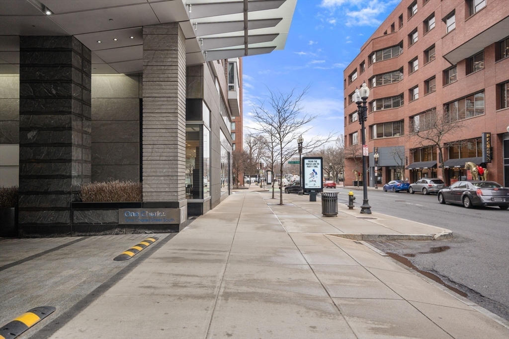 1 Charles Street South # 805