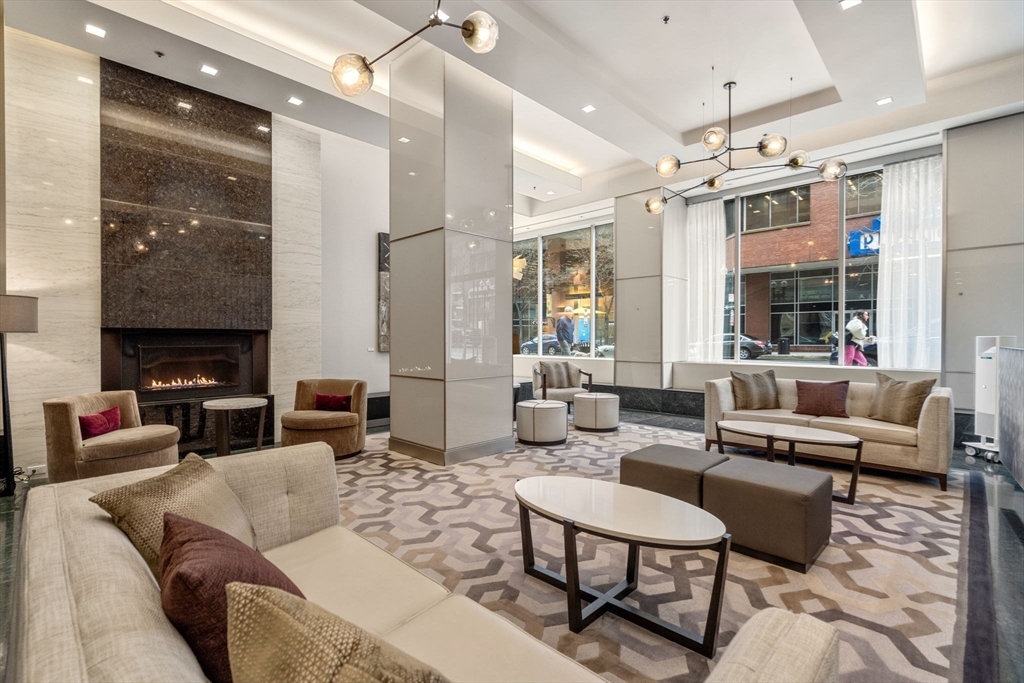 1 Charles Street South # 805