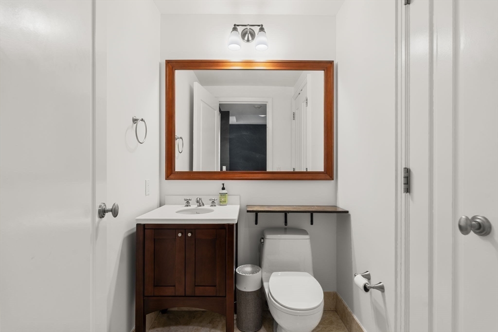 1 Charles Street South # 805