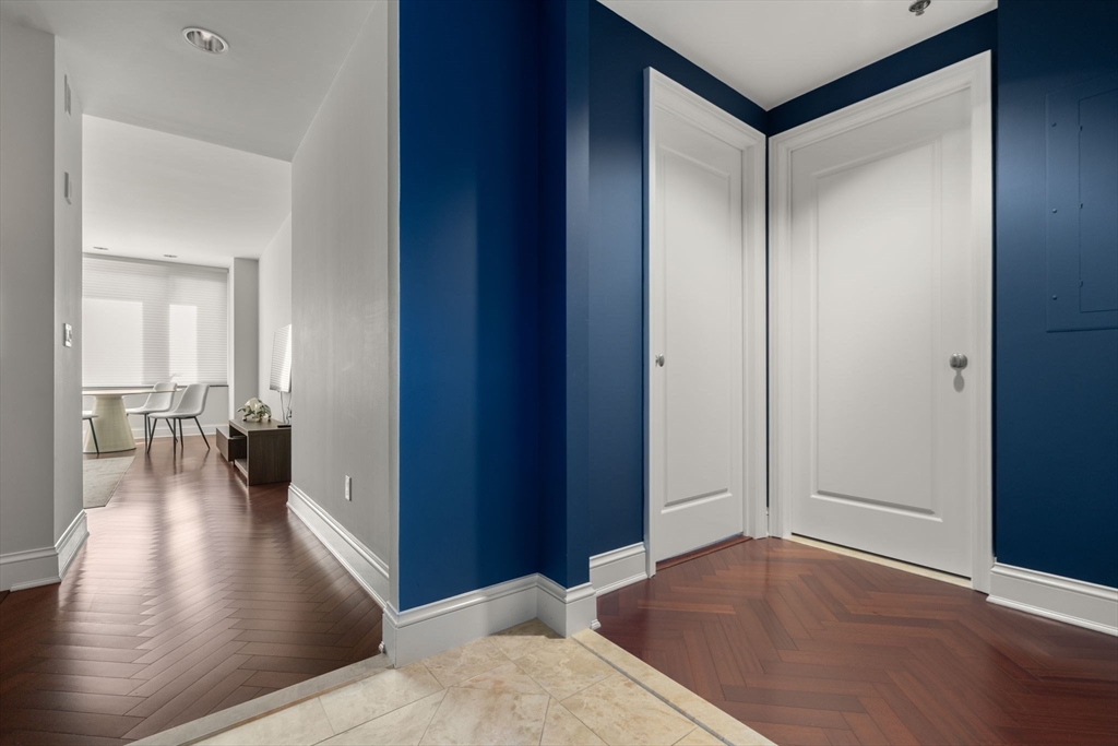 1 Charles Street South # 805