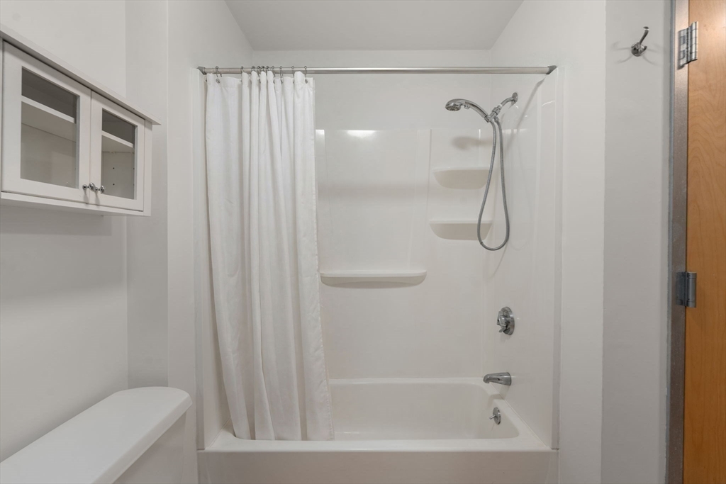 21 Wormwood St # 323