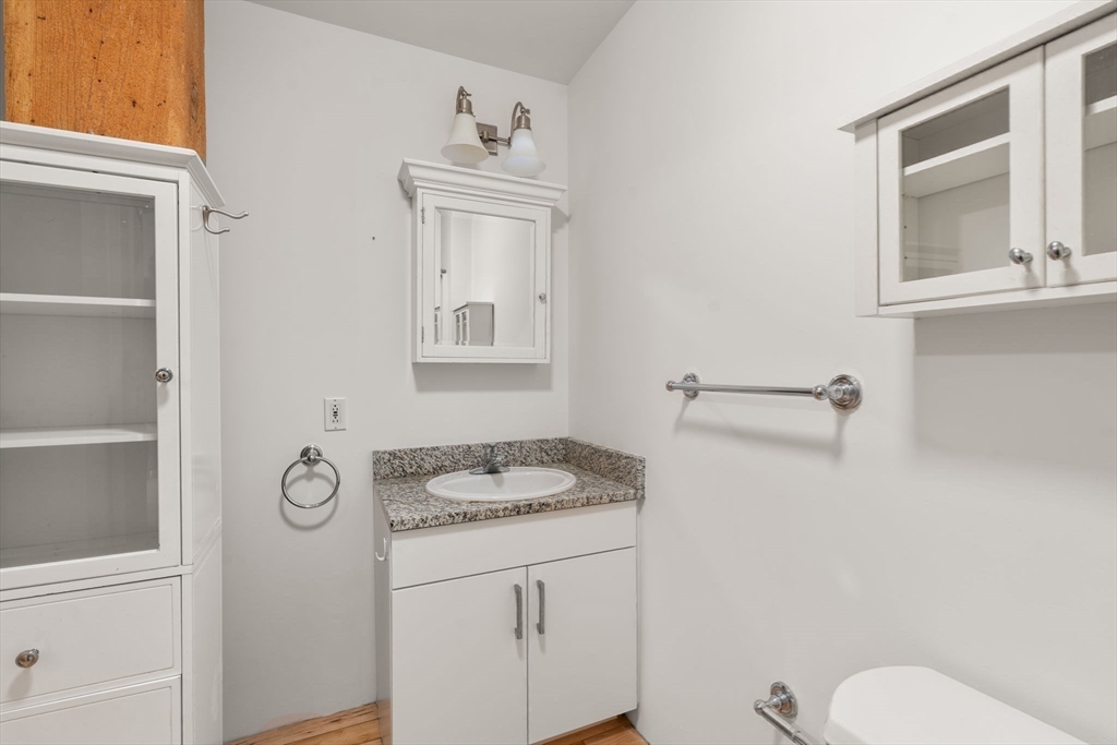 21 Wormwood St # 323
