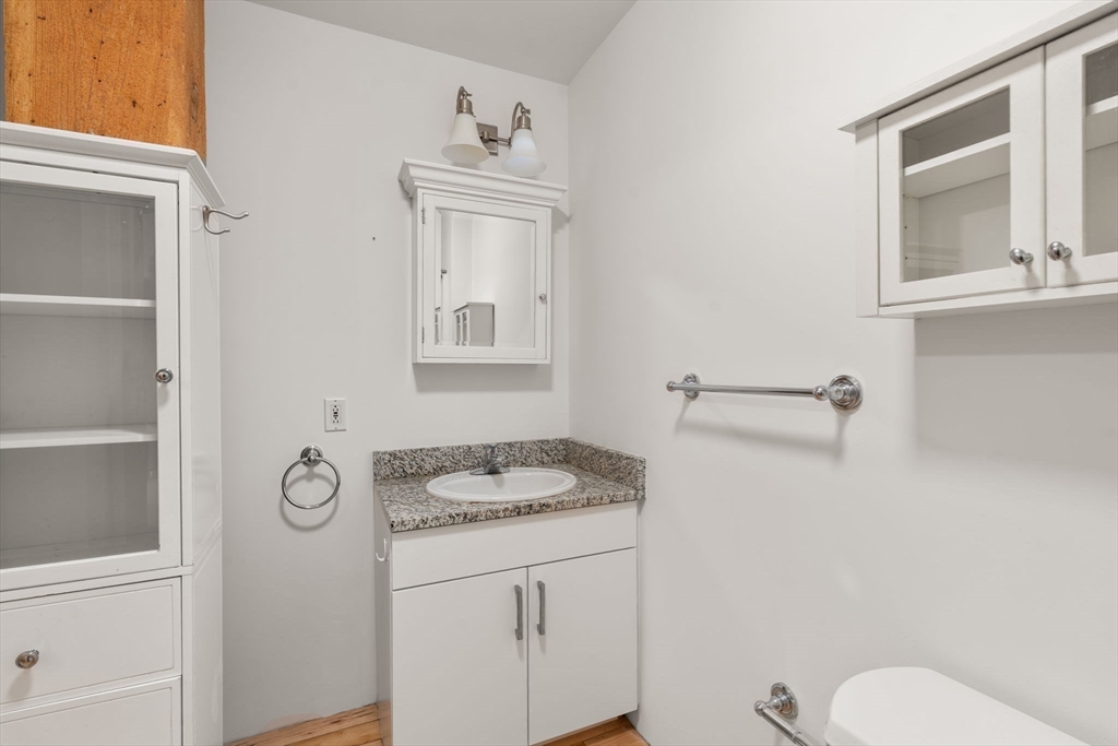 21 Wormwood St # 323