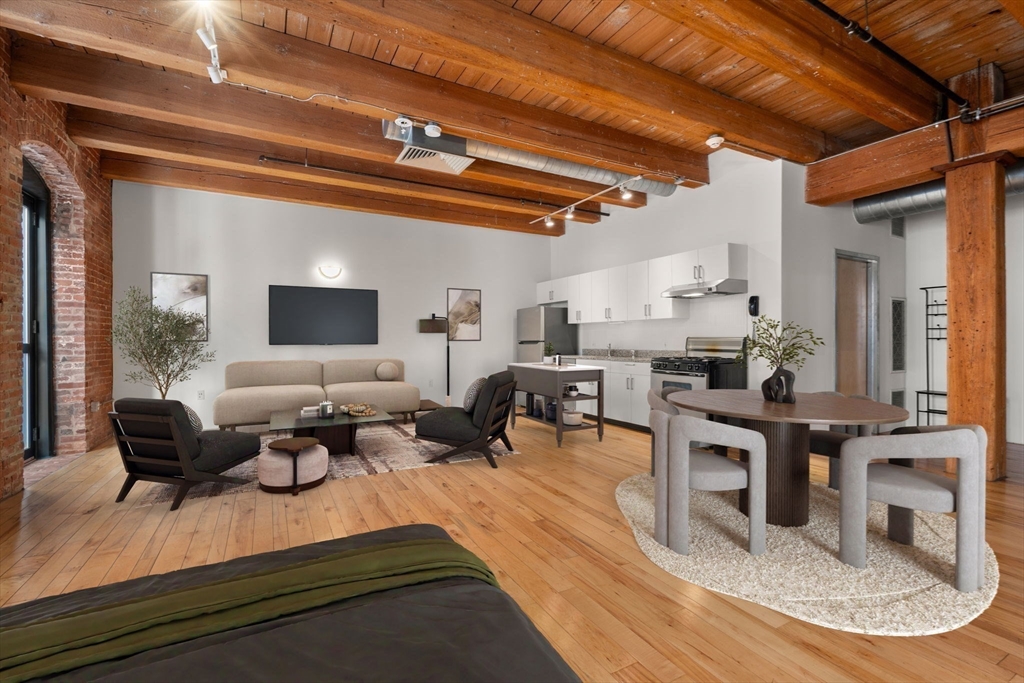 21 Wormwood St # 323