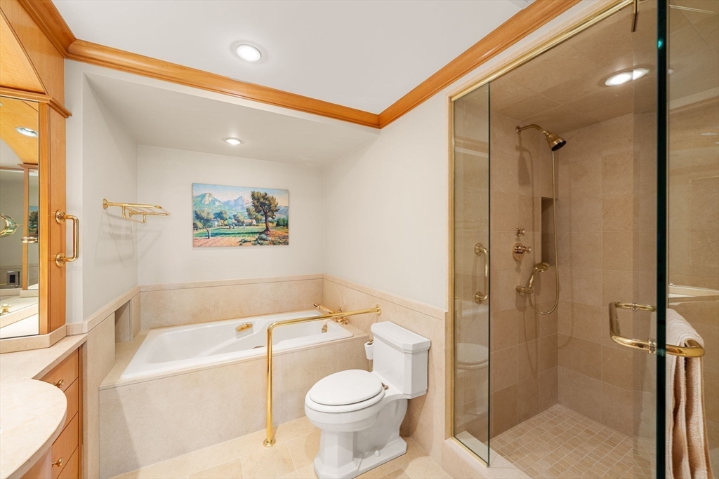 2 Commonwealth Ave # 14B