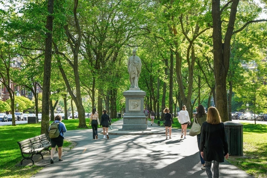 2 Commonwealth Ave # 14B