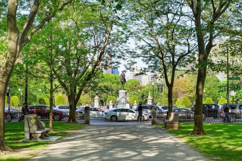 2 Commonwealth Ave # 14B