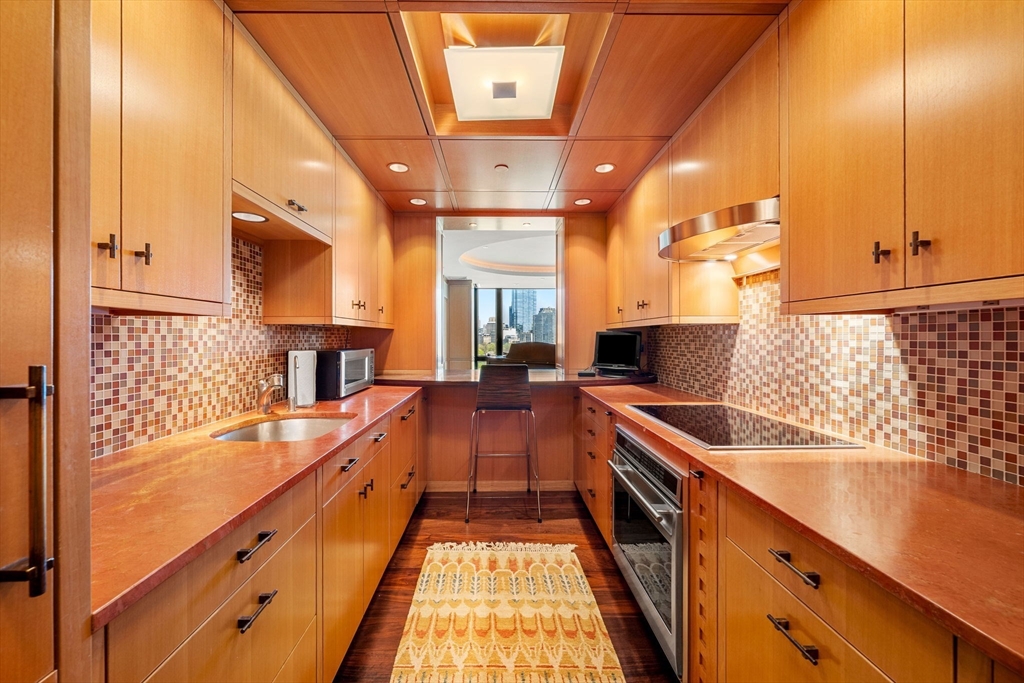 2 Commonwealth Ave # 14B