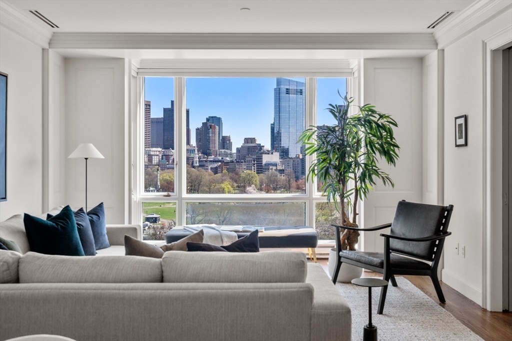2 Commonwealth Ave # 12B