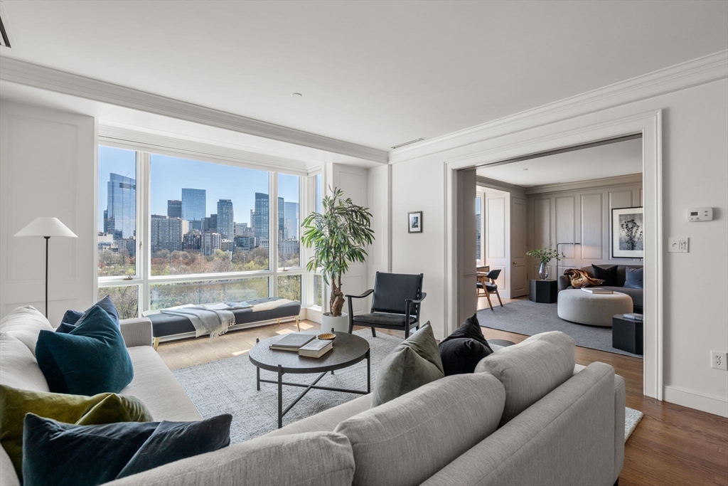 2 Commonwealth Ave # 12B