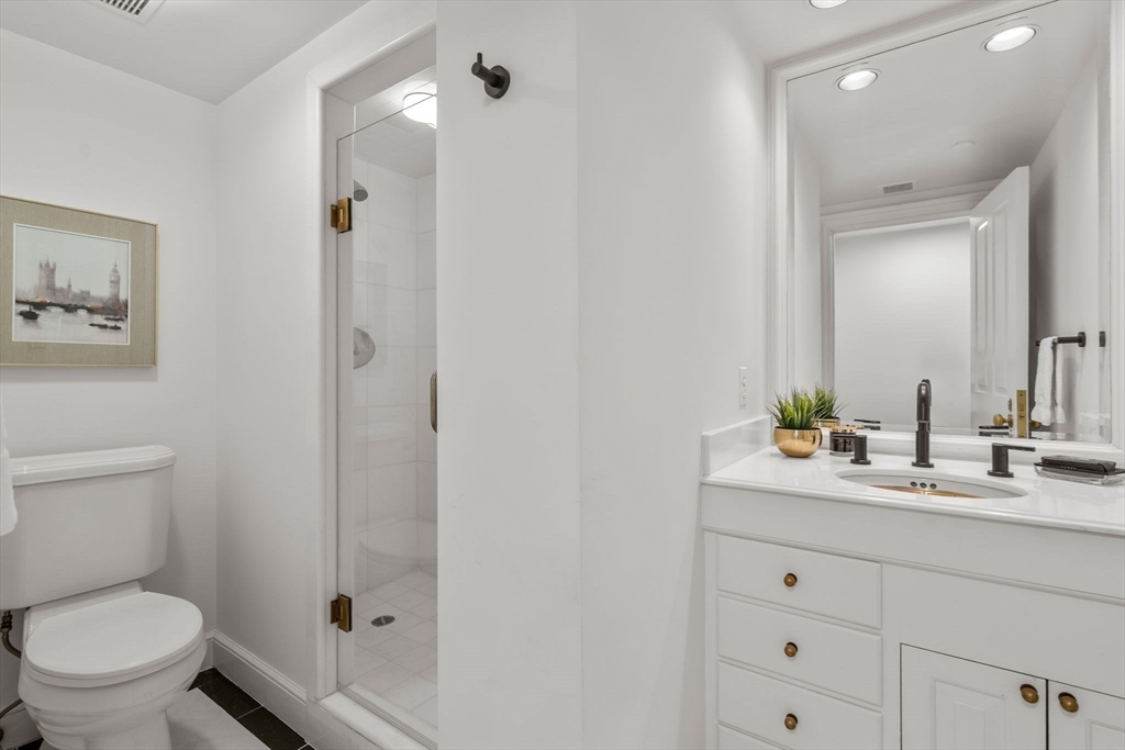 2 Commonwealth Ave # 12B