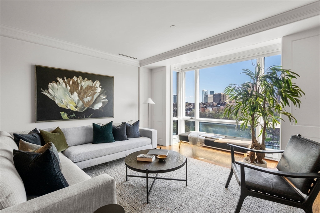 2 Commonwealth Ave # 12B