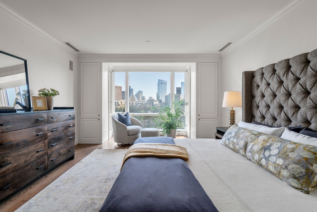2 Commonwealth Ave # 12B