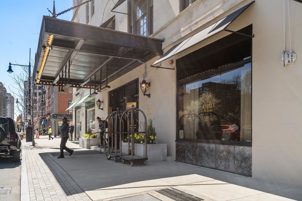 2 Commonwealth Ave # 12B