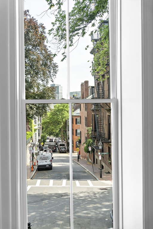 63 Mount Vernon St # 4