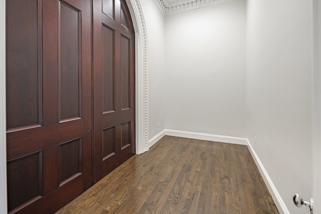 63 Mount Vernon St # 4