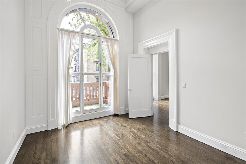 63 Mount Vernon St # 4
