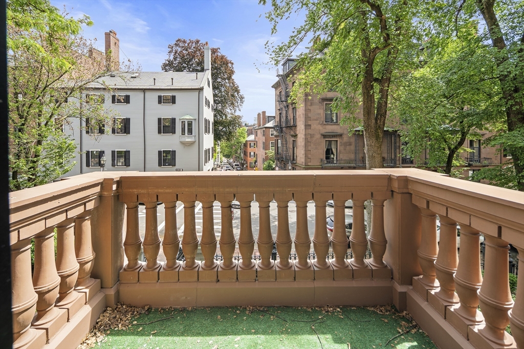 63 Mount Vernon St # 4