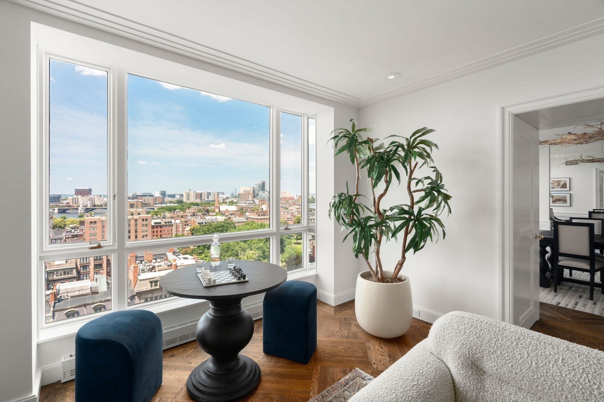 2 Commonweaalth Avenue Unit: 15E/F