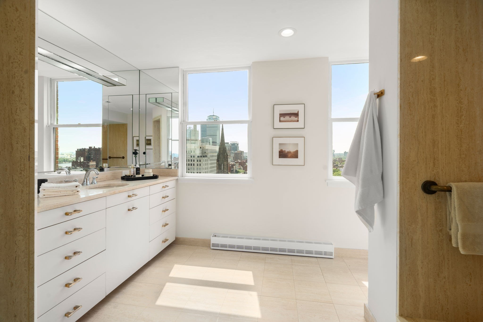 2 Commonweaalth Avenue Unit: 15E/F