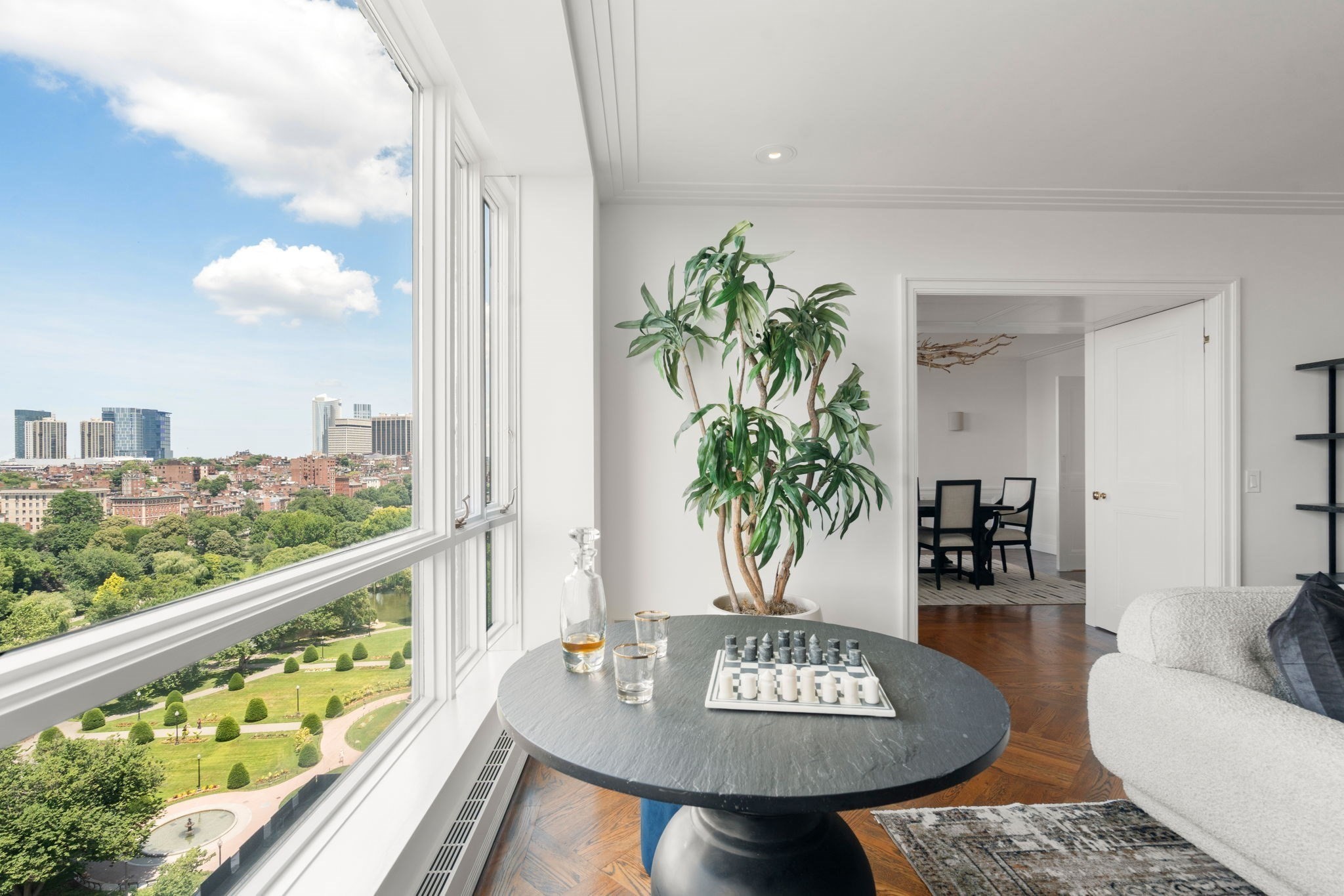 2 Commonweaalth Avenue Unit: 15E/F