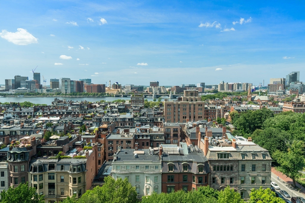 2 Commonweaalth Avenue Unit: 15E/F