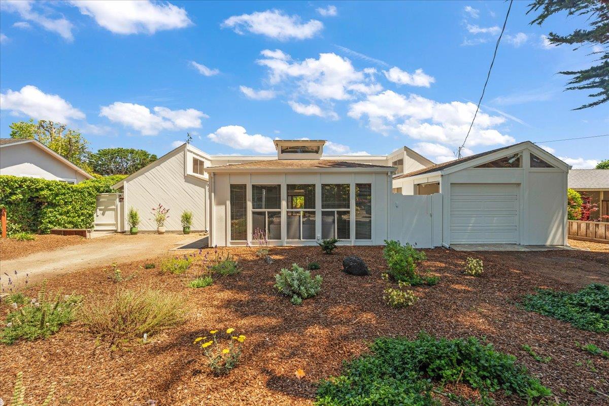 210 Kenneth DR