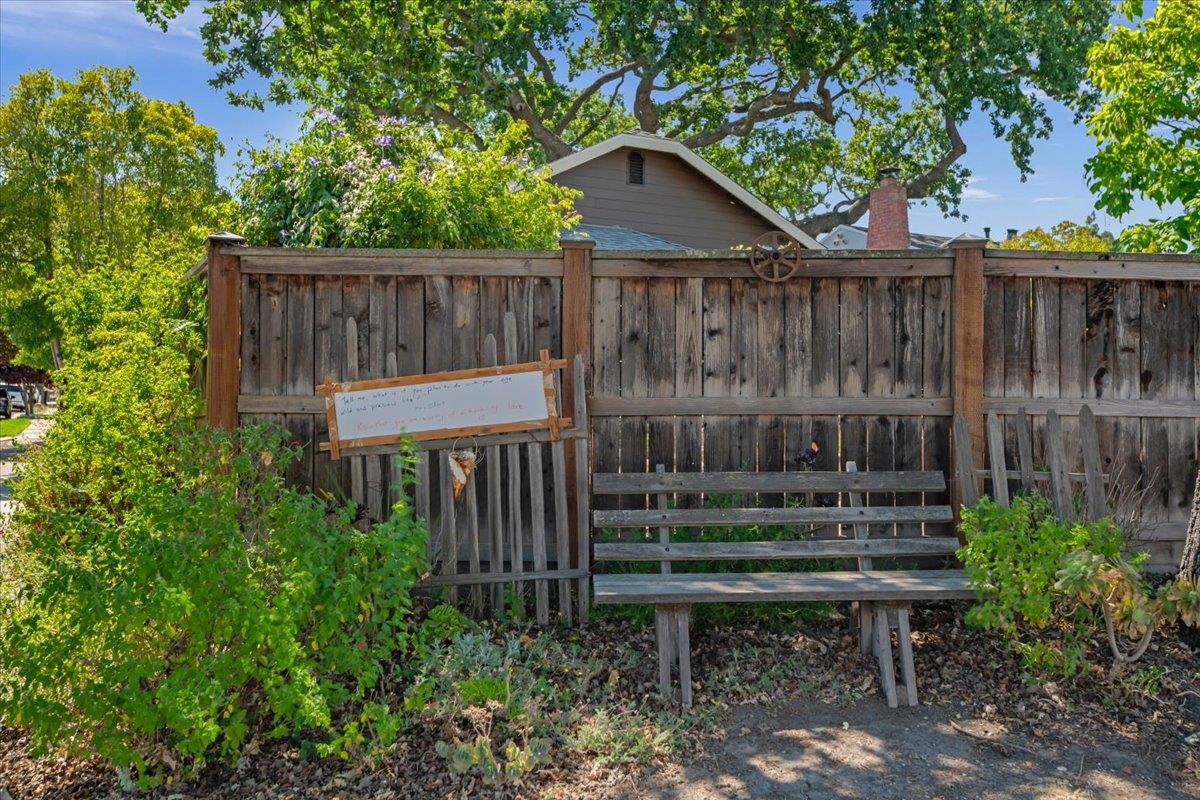 1908 Dora Avenue